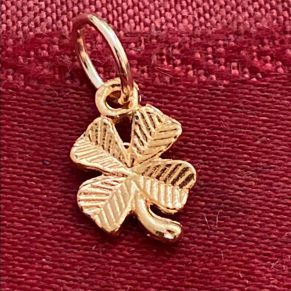 5/$10❤️❤️❤️NEW Rose Gold Tone 4 Leaf Clover Pendant Charm